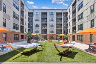 Meeting Street Lofts in Charleston, SC - Building Photo - Building Photo