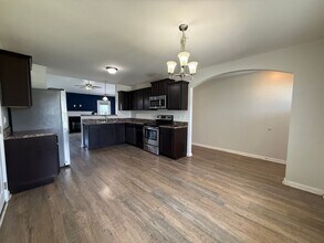 100 Stonewater Ln in Jacksonville, NC - Building Photo - Building Photo