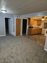 1505 W Chestnut St, Unit A in Savannah, MO - Building Photo