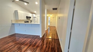 1189 NW 122nd Ter in Pembroke Pines, FL - Building Photo - Building Photo