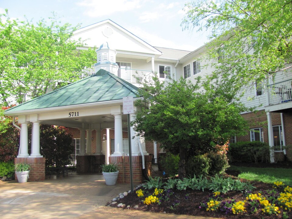 Meadows at Salem Run in Fredericksburg, VA - Building Photo