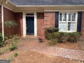 7155 Roswell Rd in Atlanta, GA - Building Photo - Building Photo