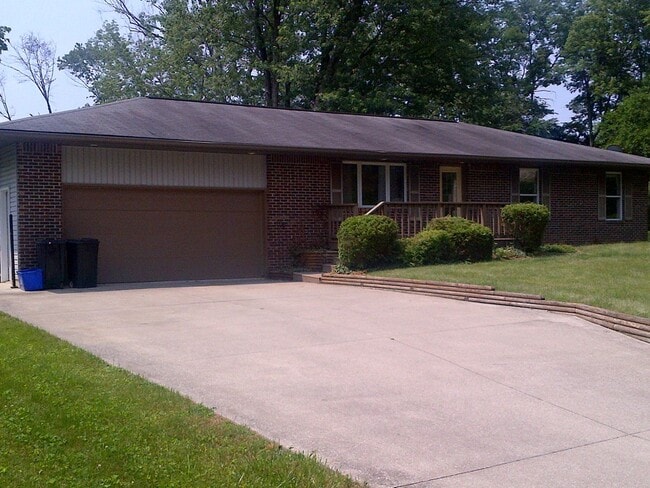 property at 1520 E Matlock Rd