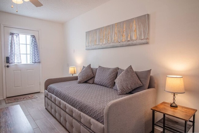 3037 Peel Ave in Orlando, FL - Building Photo - Building Photo