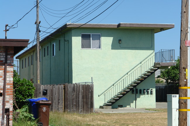 919 S 45th St in Richmond, CA - Building Photo - Building Photo