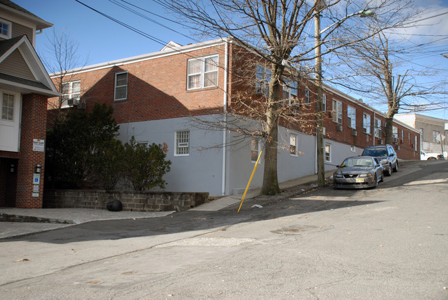 250 Palisade Ave in Cliffside Park, NJ - Building Photo - Building Photo