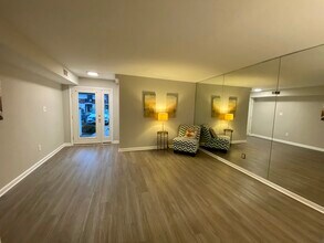 26D Queen Anne Way in Chester, MD - Foto de edificio - Building Photo