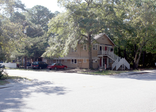 1114 Dunbar St in Myrtle Beach, SC - Foto de edificio - Building Photo