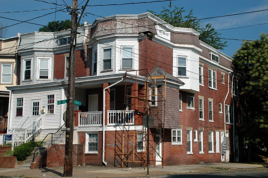 2423 N Tatnall St in Wilmington, DE - Building Photo