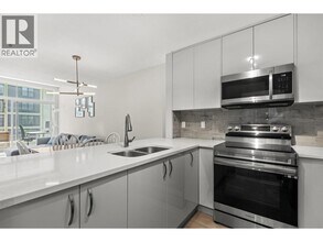 2929 W 4th Ave in Vancouver, BC - Building Photo - Building Photo