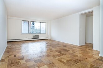 125 Lake St-Unit -9-B South in White Plains, NY - Building Photo - Building Photo