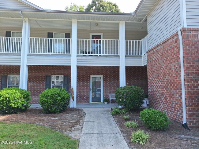 2217 Locksley Woods Dr in Greenville, NC - Building Photo - Building Photo