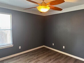 405 Lois Ln in Euless, TX - Building Photo - Building Photo