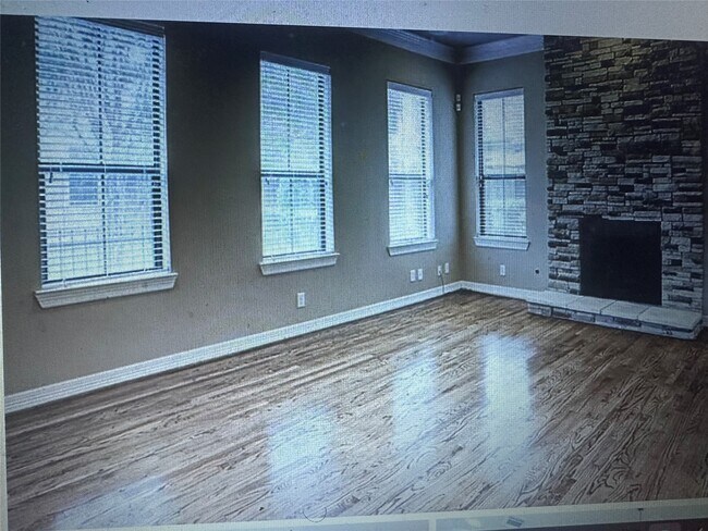 11627 Royal Oaks Trce in Houston, TX - Foto de edificio - Building Photo