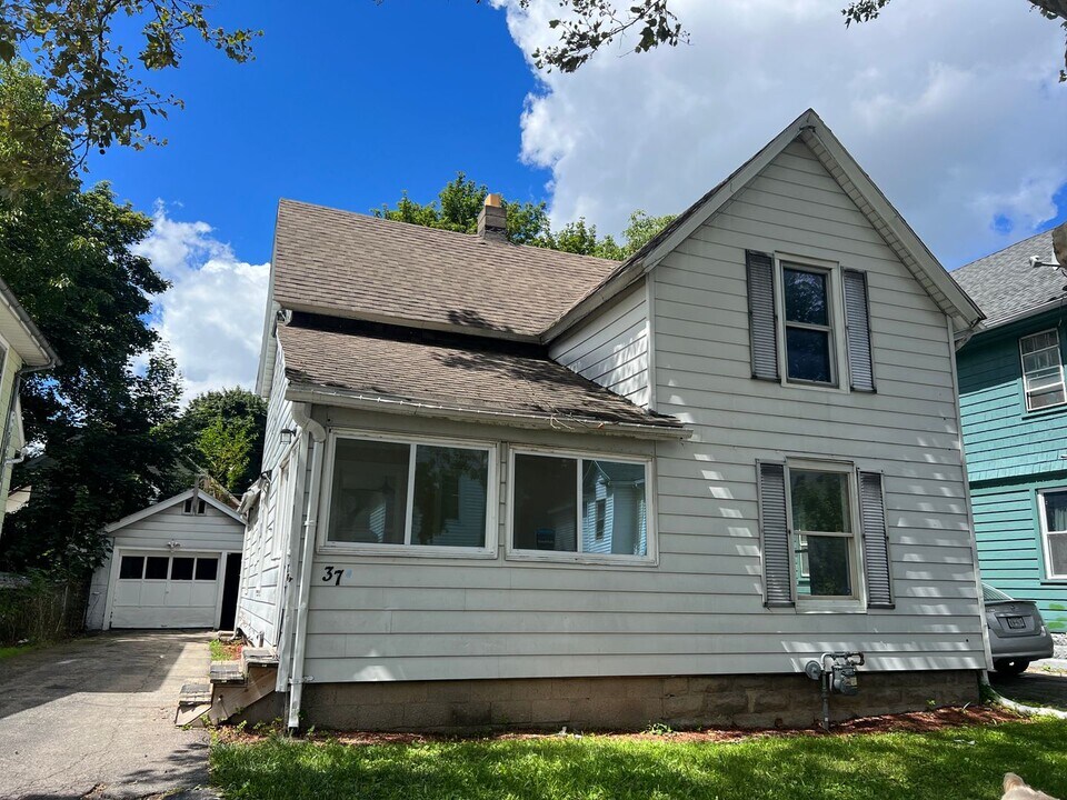 37 Wendell St in Rochester, NY - Building Photo