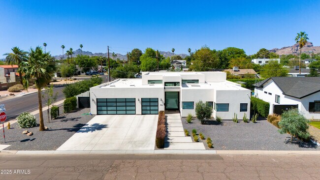 4002 E Avalon Dr in Phoenix, AZ - Building Photo - Building Photo