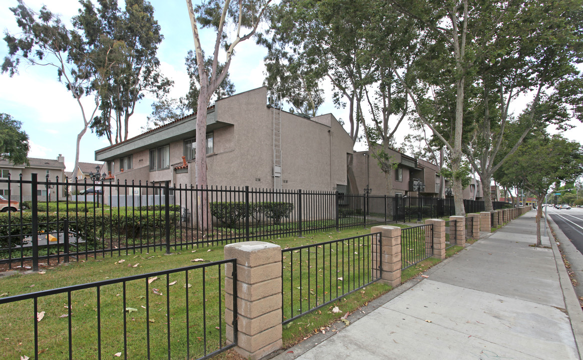 Ramona Park in Baldwin Park, CA - Building Photo