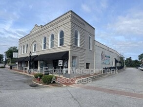 10-10A Market St in Barnesville, GA - Building Photo - Building Photo