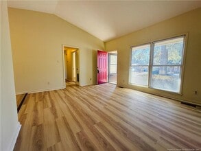 129 Deerfield Dr in Spring Lake, NC - Building Photo - Building Photo