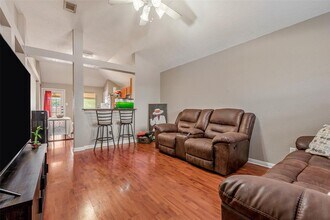 943 Crested Point Dr in College Station, TX - Building Photo - Building Photo