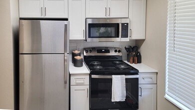 Aspen Lodge in Overland Park, KS - Building Photo - Building Photo