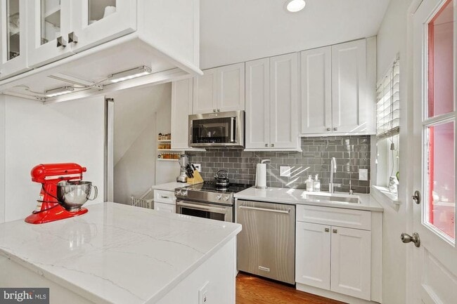 property at 2878 S Buchanan St