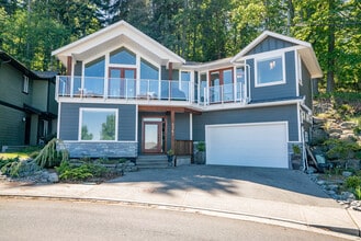 5361 Royal Sea View in Nanaimo, BC - Building Photo - Building Photo