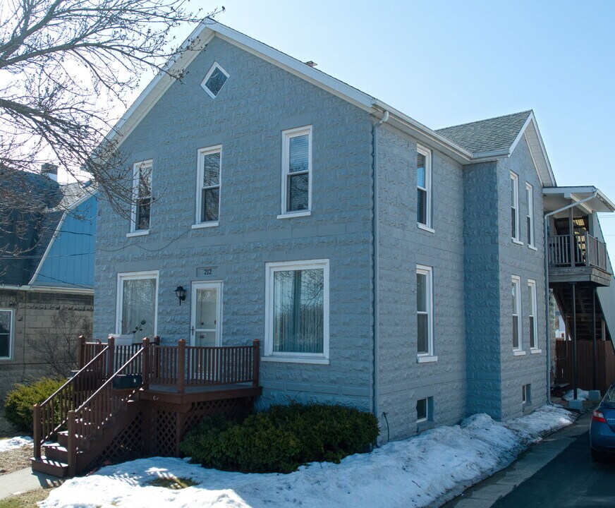 212 S Walnut St in Bay City, MI - Foto de edificio