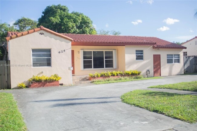 624 Westward Dr in Miami Springs, FL - Building Photo - Building Photo