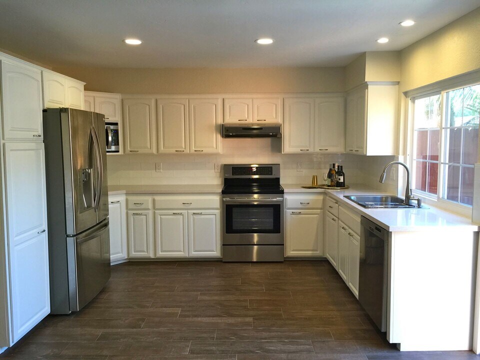 2817 Via Pajaro Via in Carlsbad, CA - Building Photo