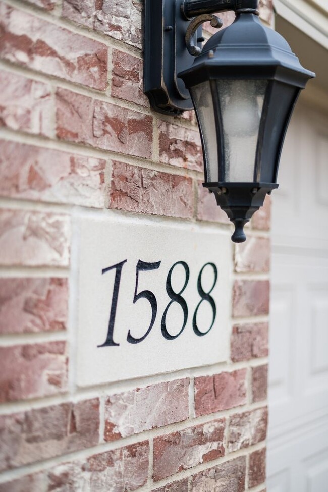 1588 E 56th Pl in Merrillville, IN - Building Photo - Building Photo