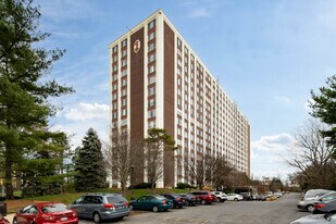 The Forum Condominiums in North Bethesda, MD - Building Photo