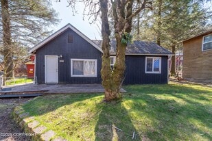 936 Freeman St in Ketchikan, AK - Building Photo