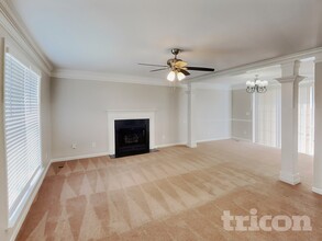 1007 Golf View Way in Spring Hill, TN - Foto de edificio - Building Photo