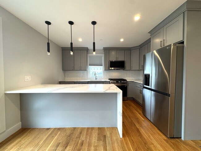 39 Rich St in Everett, MA - Building Photo - Building Photo