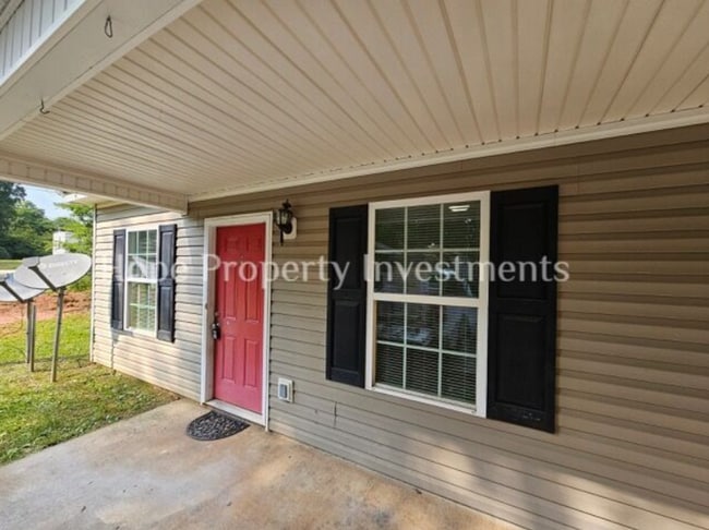 property at 3096 Mobley Bridge Rd
