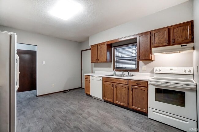 11712 Tonkel Rd in Fort Wayne, IN - Building Photo - Building Photo