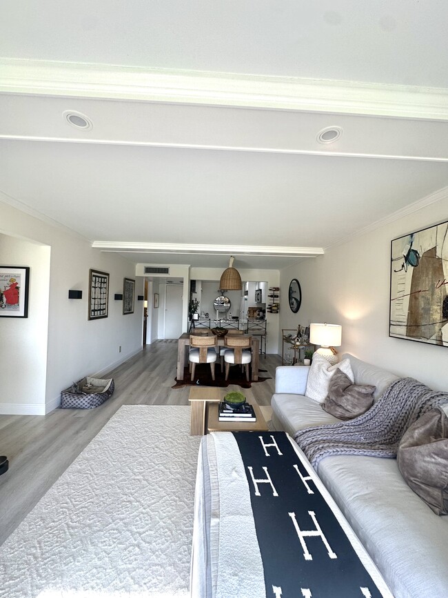property at 1083 Forest Lakes Dr
