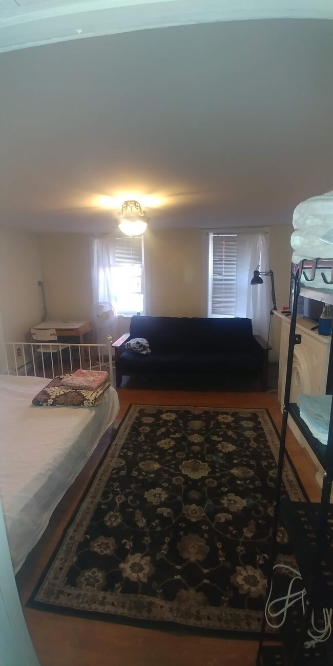 164 Hull St, Unit 1 st floor in Brooklyn, NY - Building Photo - Building Photo