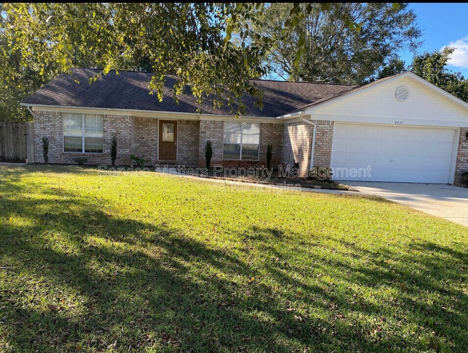 4421 Amberwood Cir in Pace, FL - Building Photo