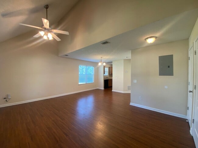 106 Bridgewater Cir in Athens, GA - Building Photo - Building Photo