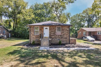 3108 Lealand Ln in Nashville, TN - Building Photo - Building Photo
