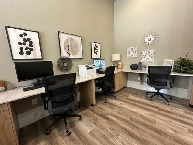 501 W Sam Houston Ave