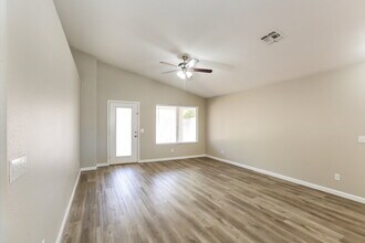 5752 E Garnet Ave in Mesa, AZ - Building Photo - Building Photo