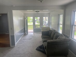2926 Commonwealth Dr in Parma, OH - Building Photo - Building Photo