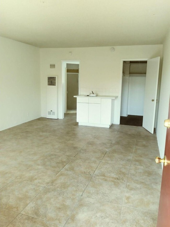8815 Van Nuys Blvd in Los Angeles, CA - Building Photo - Building Photo