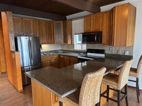 149 Sierra Point Rd, Unit A in Brisbane, CA - Building Photo - Building Photo