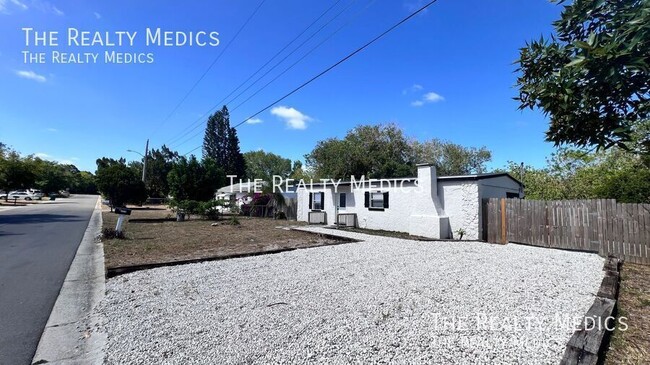 1316 Donna Ave in Cocoa, FL - Foto de edificio - Building Photo