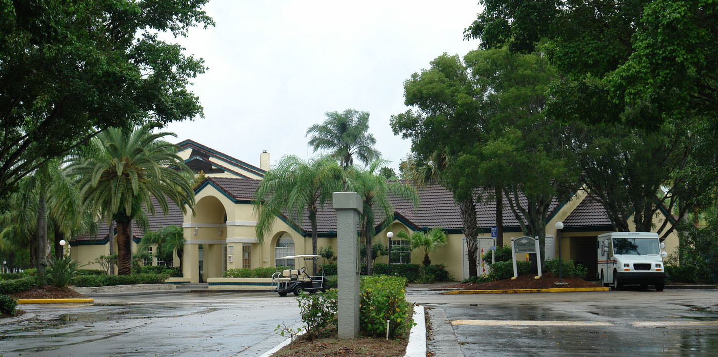 Sienna at Vista Lake in Ft. Myers, FL - Building Photo