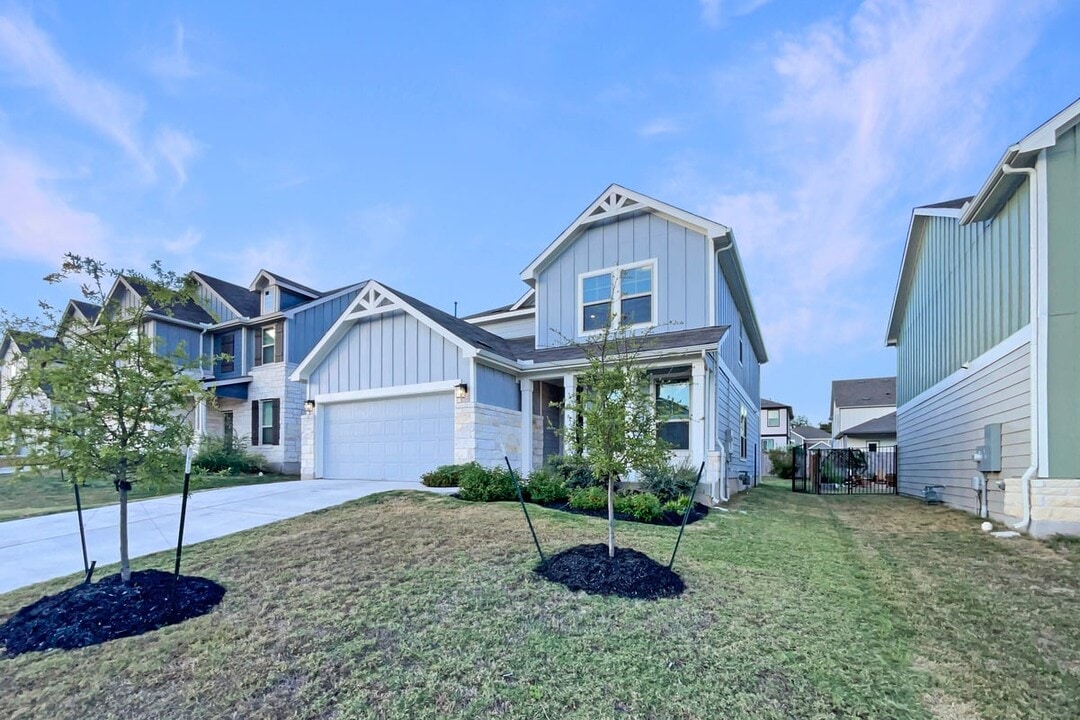 5503 Mars Ln in Austin, TX - Building Photo